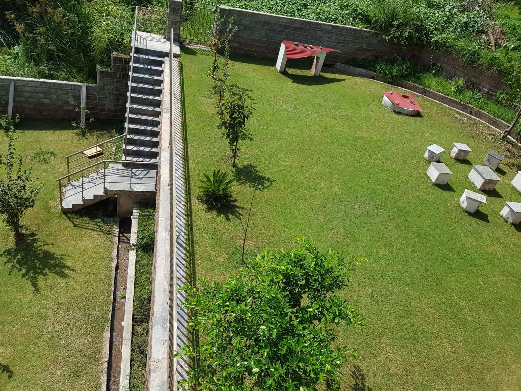 Roof Top Resort Murree Exterior photo