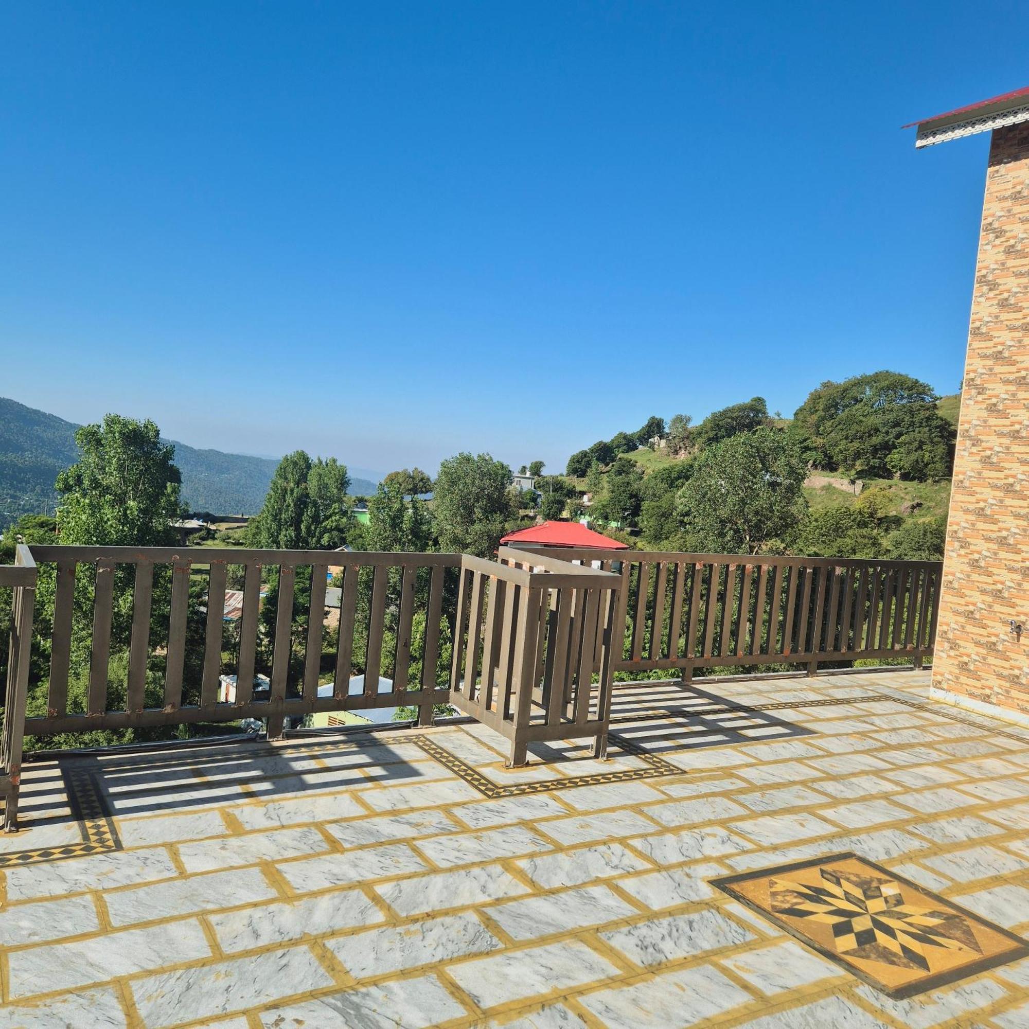 Roof Top Resort Murree Exterior photo