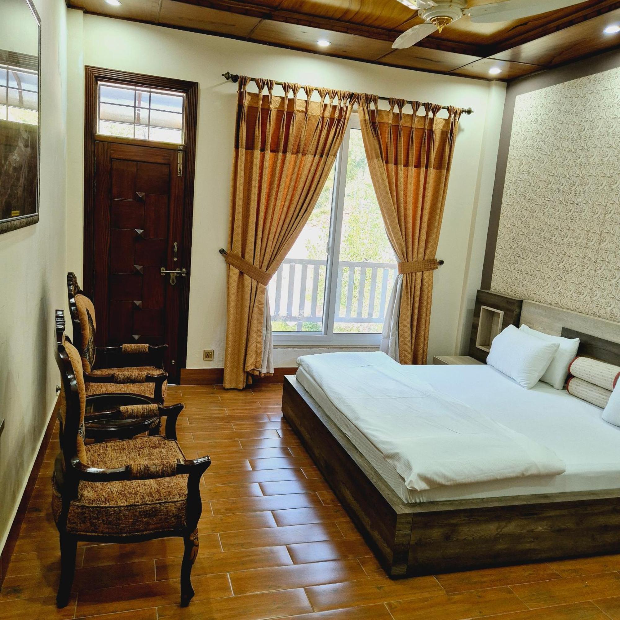 Roof Top Resort Murree Exterior photo